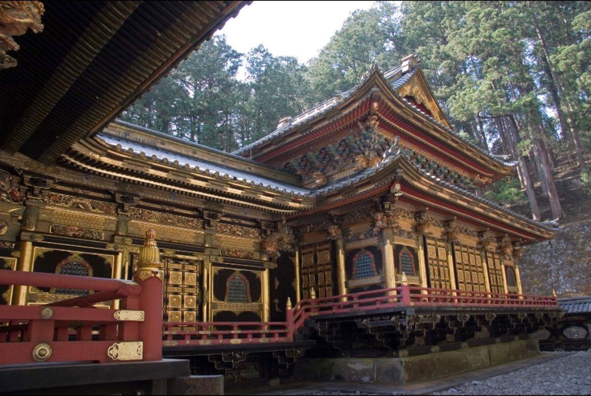 栃木県日光市
●大猷院　相の間と本殿（世界遺産）
●大猷院　皇嘉門（世界遺...