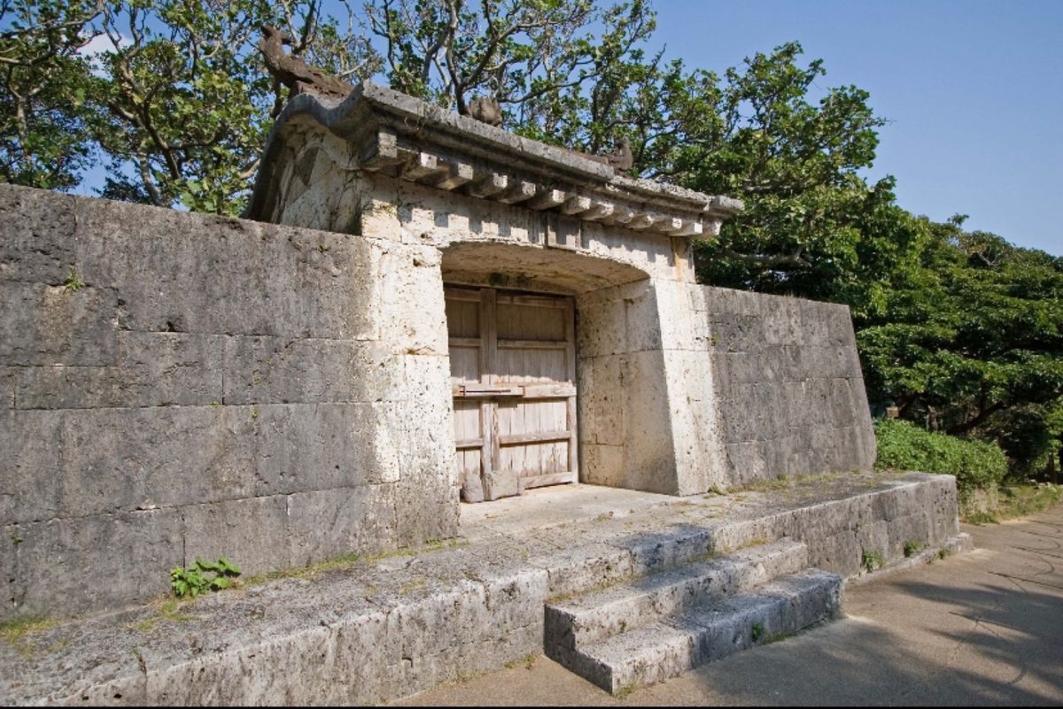 沖縄県
●うるま市　勝連城跡（世界遺産）
●読谷村　座喜味城跡（世界遺産）...