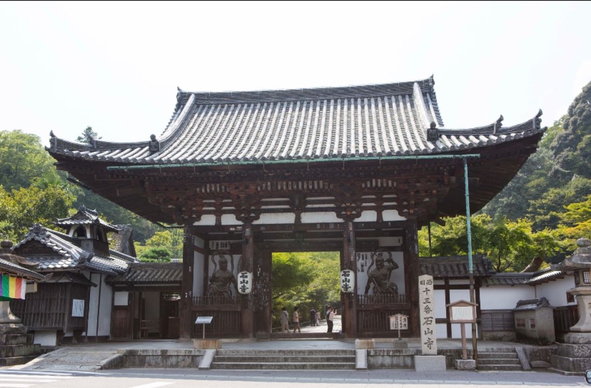 滋賀県
●園城寺（三井寺）の蓮の花
●石山寺　山門
●石山寺　本堂
●石山...