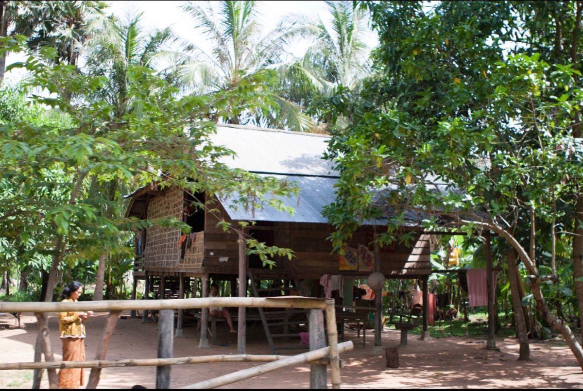 カンボジア　シェムリアップ
●アンコール・ワット（世界遺産）
●アンコール...