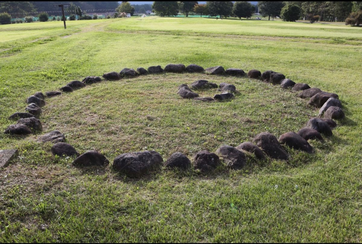 茅野市
●茅野市尖石縄文考古館の竪穴式住居
●茅野市尖石縄文考古館
●尖石...