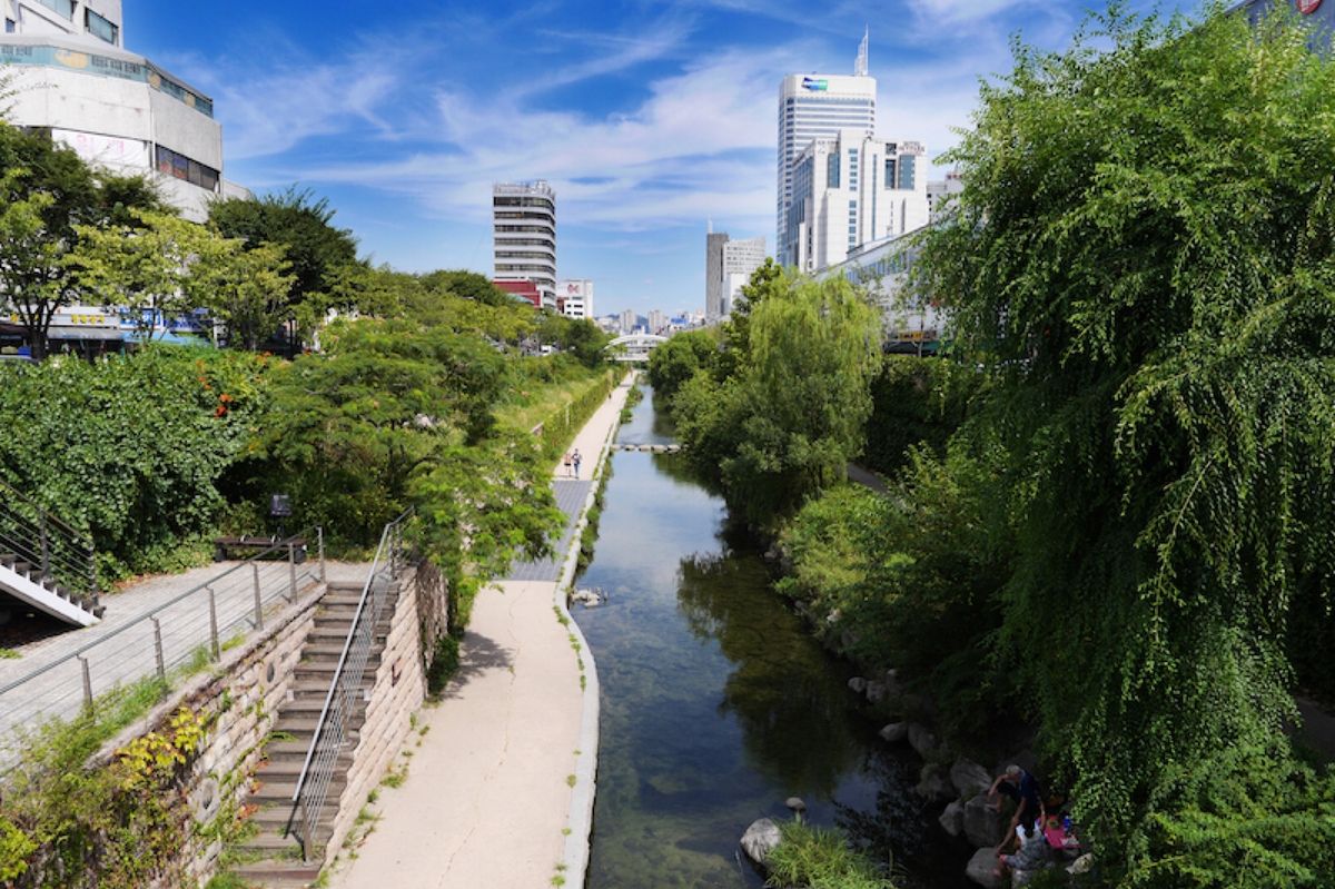 ソウル在住の友達に案内してもらいソウル観光。
8月のソウルは暑かったー