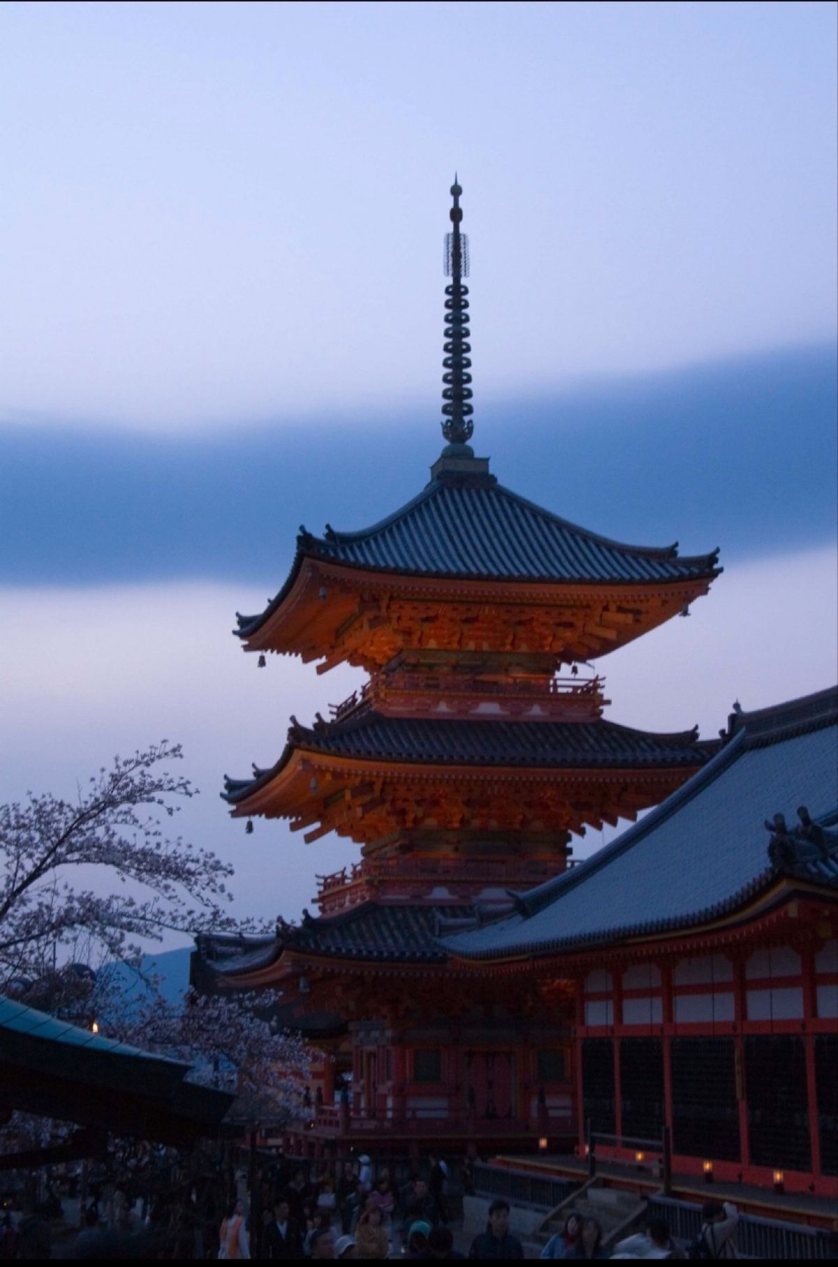 京都府
●清水寺のライトアップ（世界遺産）
●清水寺の三重塔の夜景（世界遺...