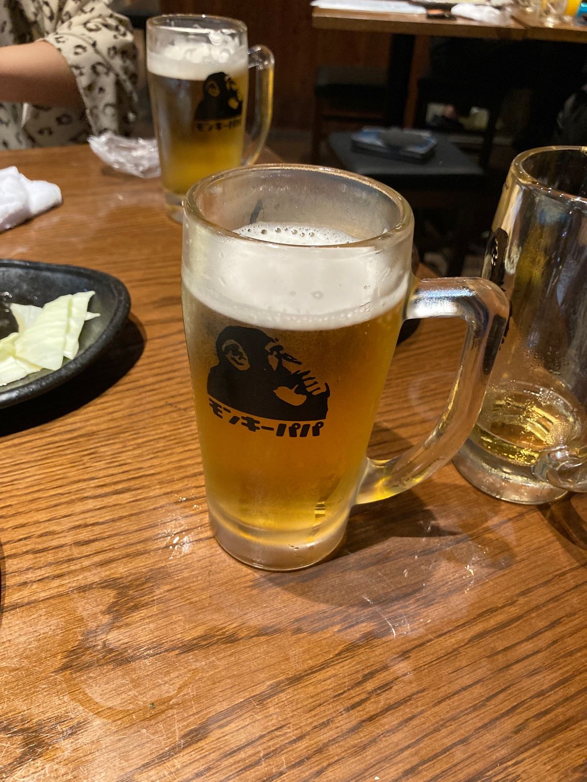 炭焼 猿一@熊本
プレモルが1杯190円！！！
安すぎる〜〜！！