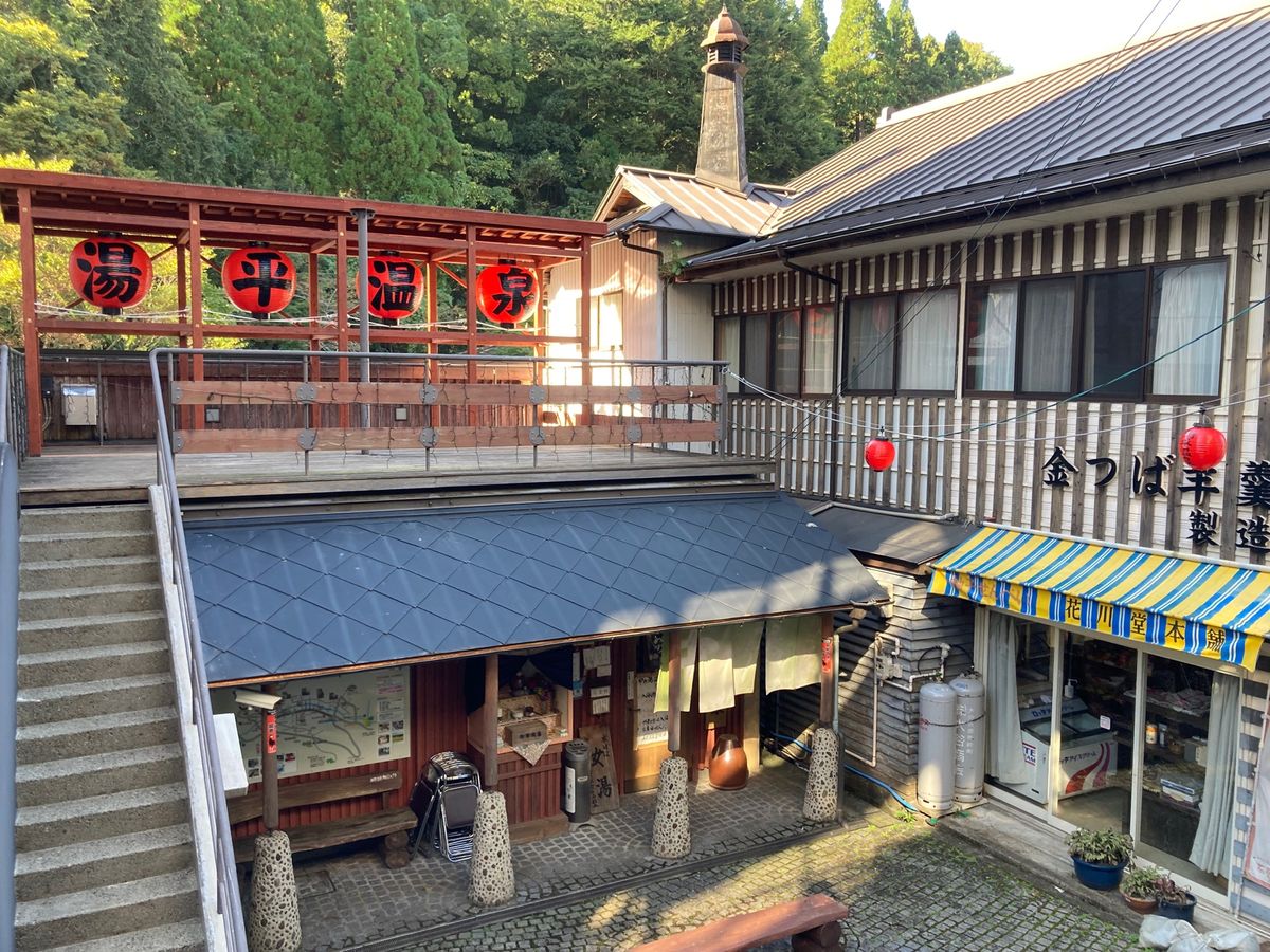 金鱗湖
湯平温泉
(@由布市)
湯平温泉はコロナ禍、昨年の豪雨の影響もある...
