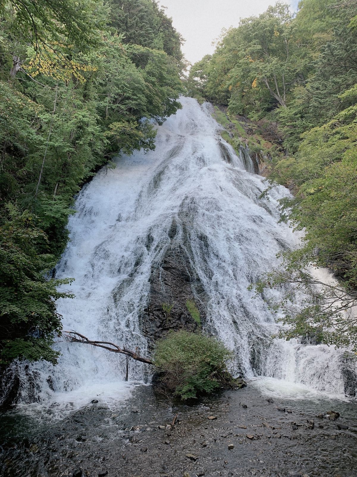 湯滝、ハイキングコースもあって最高✨