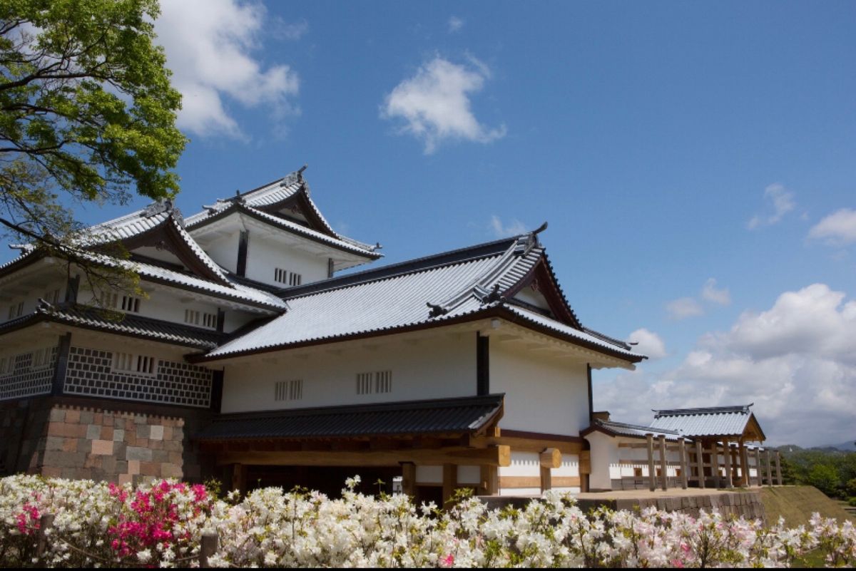 石川県金沢市
●金沢城
●金沢城
●兼六園
●兼六園の滝にかかった小さな虹...