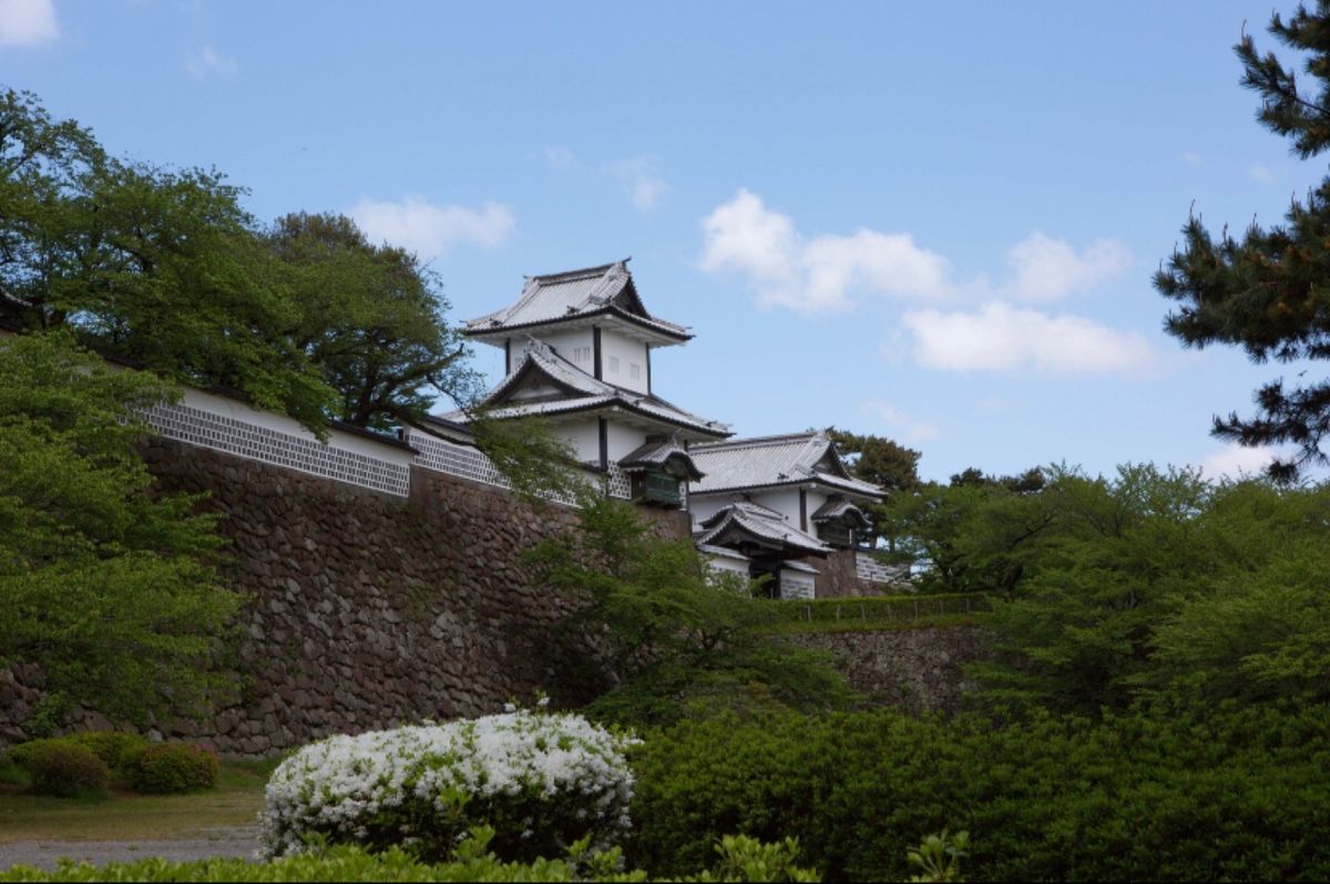 石川県金沢市
●金沢城
●金沢城
●兼六園
●兼六園の滝にかかった小さな虹...