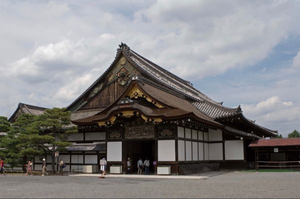 日本・京都府「京都　世界遺産をめぐる旅」の写真：京都市
●二条城（世界遺産）
宇治市
●...