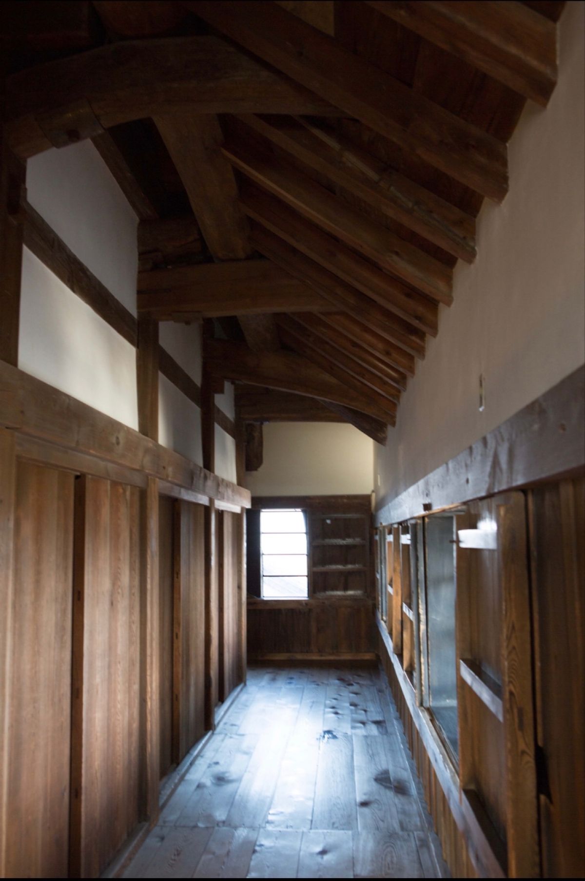 滋賀県彦根市
●彦根市
●彦根城
●彦根城の屋根裏
●彦根城の廊下

彦根...