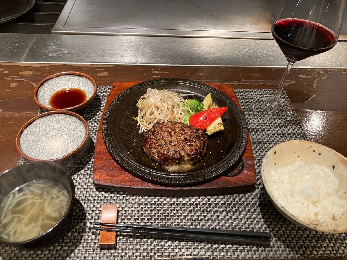 キャラバン🍴
シェフも奥さんもサービス精神旺盛で、常連のような(最早親戚・...