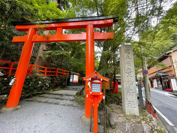 日本・京都府「京都鞍馬のハイキング」の写真：京都・貴船神社を参拝。本宮だけでなく、奥...