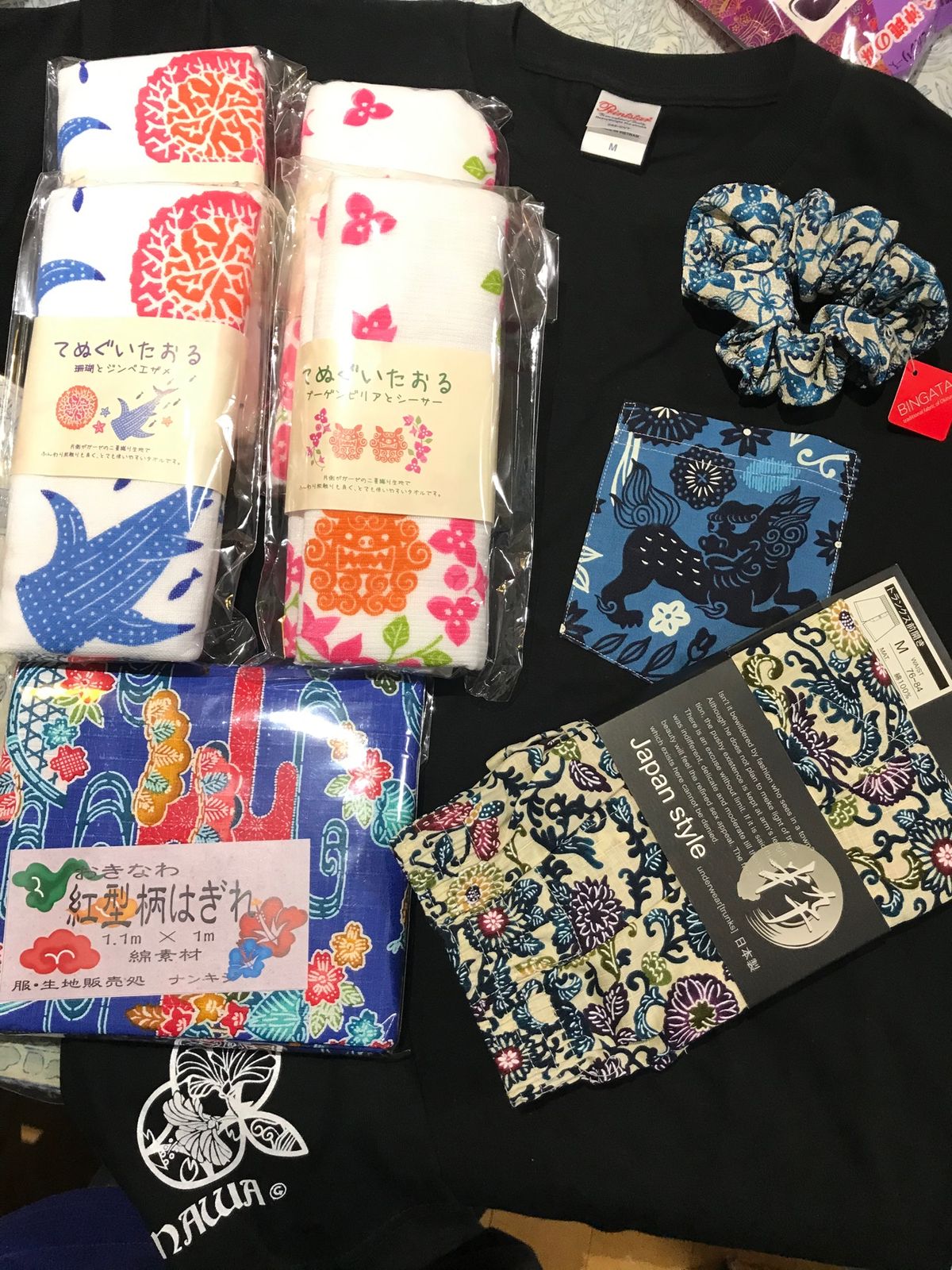 お土産いろいろ。
こんなに買ったっけなぁ。（他にもまだある）
個人的には西...