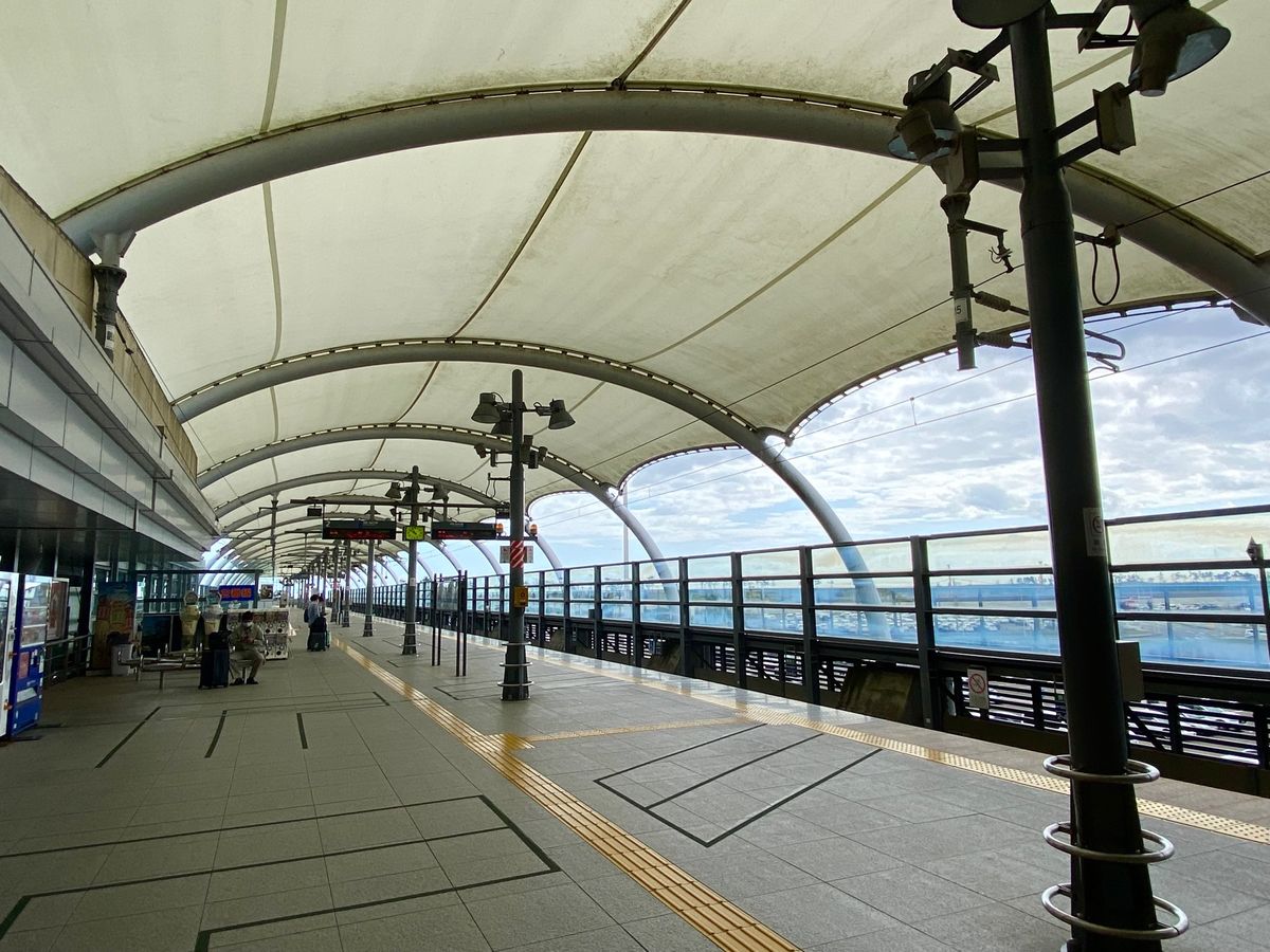 数年ぶりの仙台！！
駅で気になるガチャガチャ見つけた😂