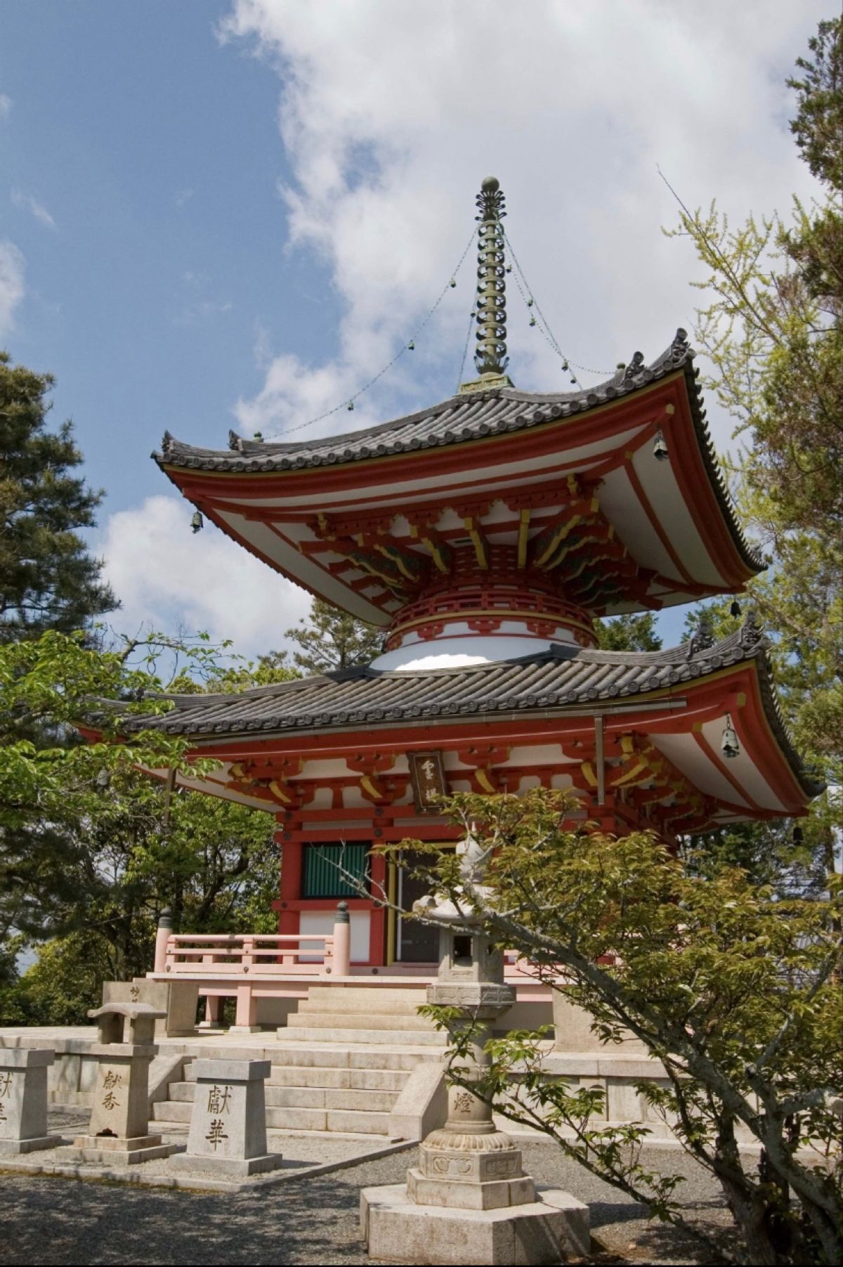 京都市
●知恩院　三門
●知恩院　
●拝殿
●清水寺（世界遺産）

知恩院...