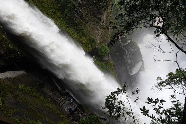 エクアドル・Quito「エクアドル在住」の写真：エクアドル中部のバーニョスは温泉街として...