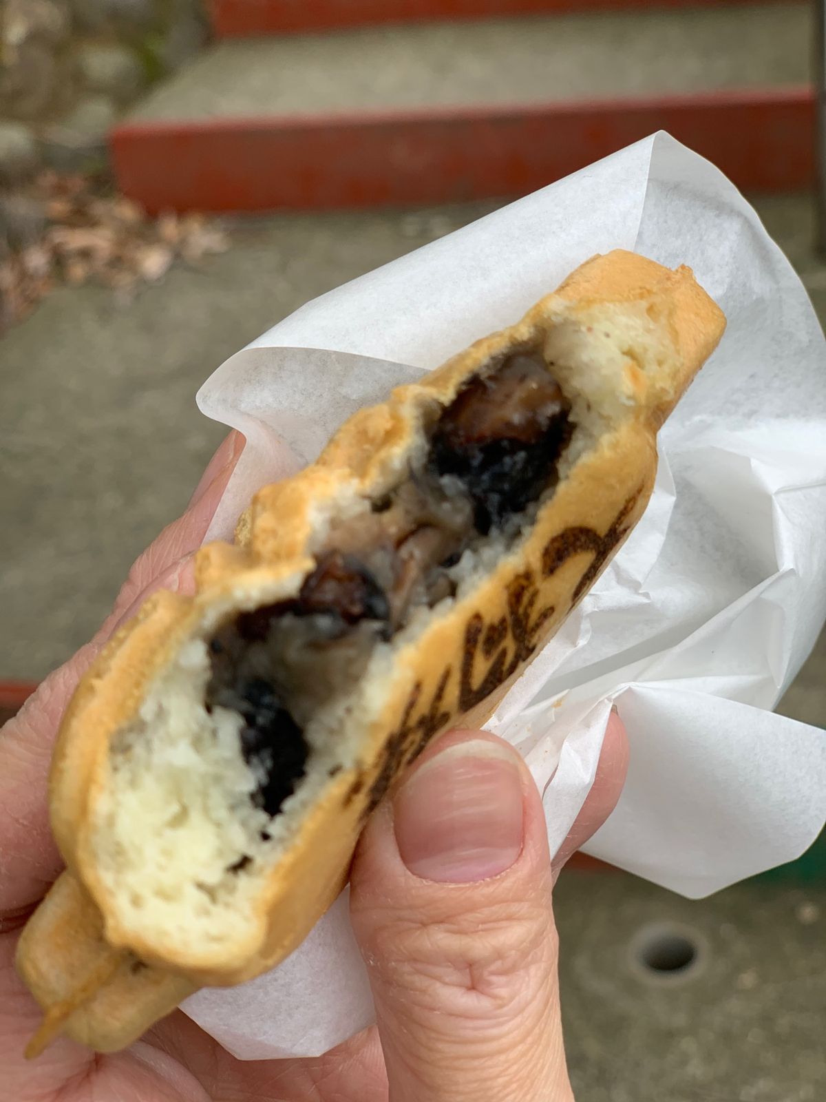 高尾山名物！黒豆ほんのり甘くて美味しい！！