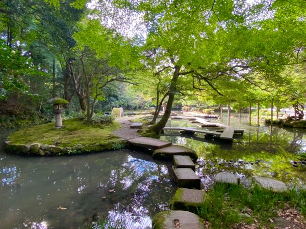 日本・金沢「弾丸日帰り金沢出張」の写真：尾山神社

庭園も落ち着いていて良い感じ...