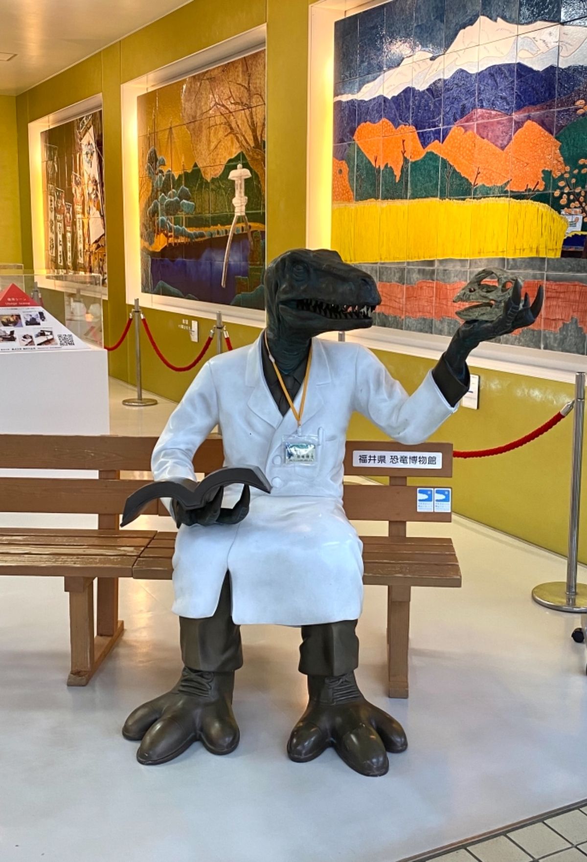 これまで何度も小松空港通ったのに
しれっと福井の恐竜アピールゾーンがあるこ...