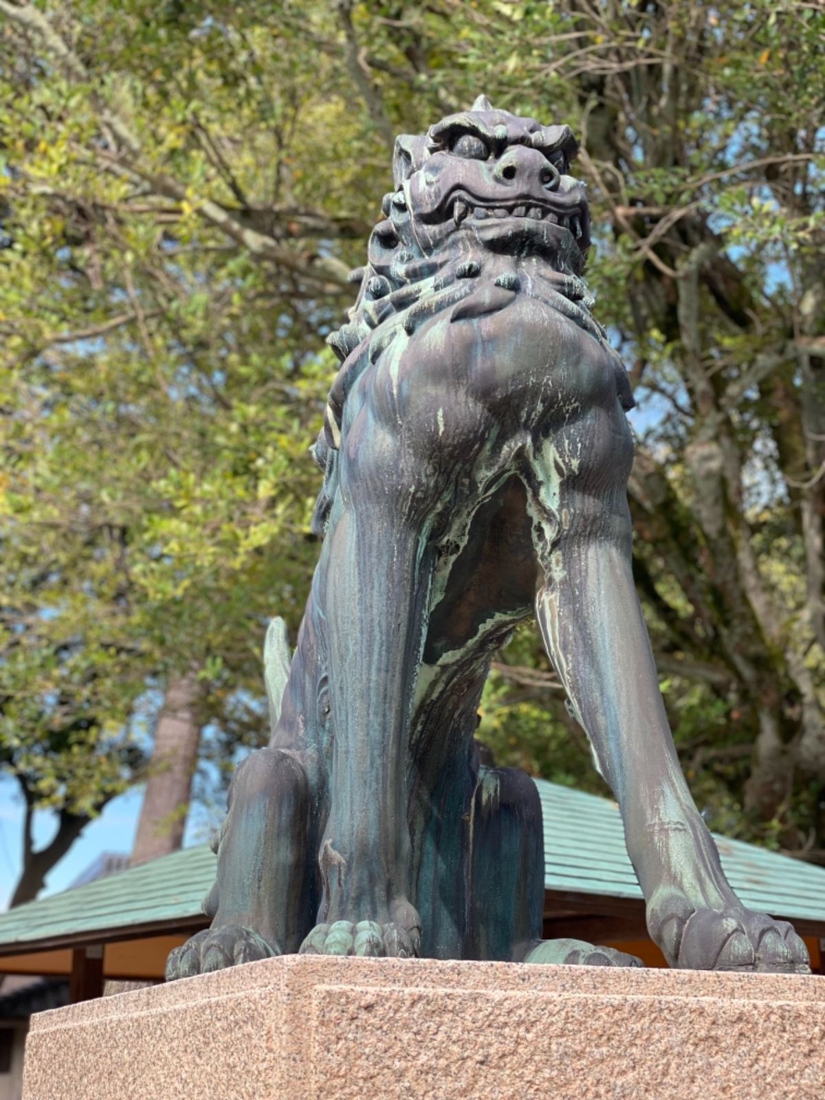 元金沢在住の同僚に教えてもらった
尾山神社

スタンドグラスの和洋折衷の門...