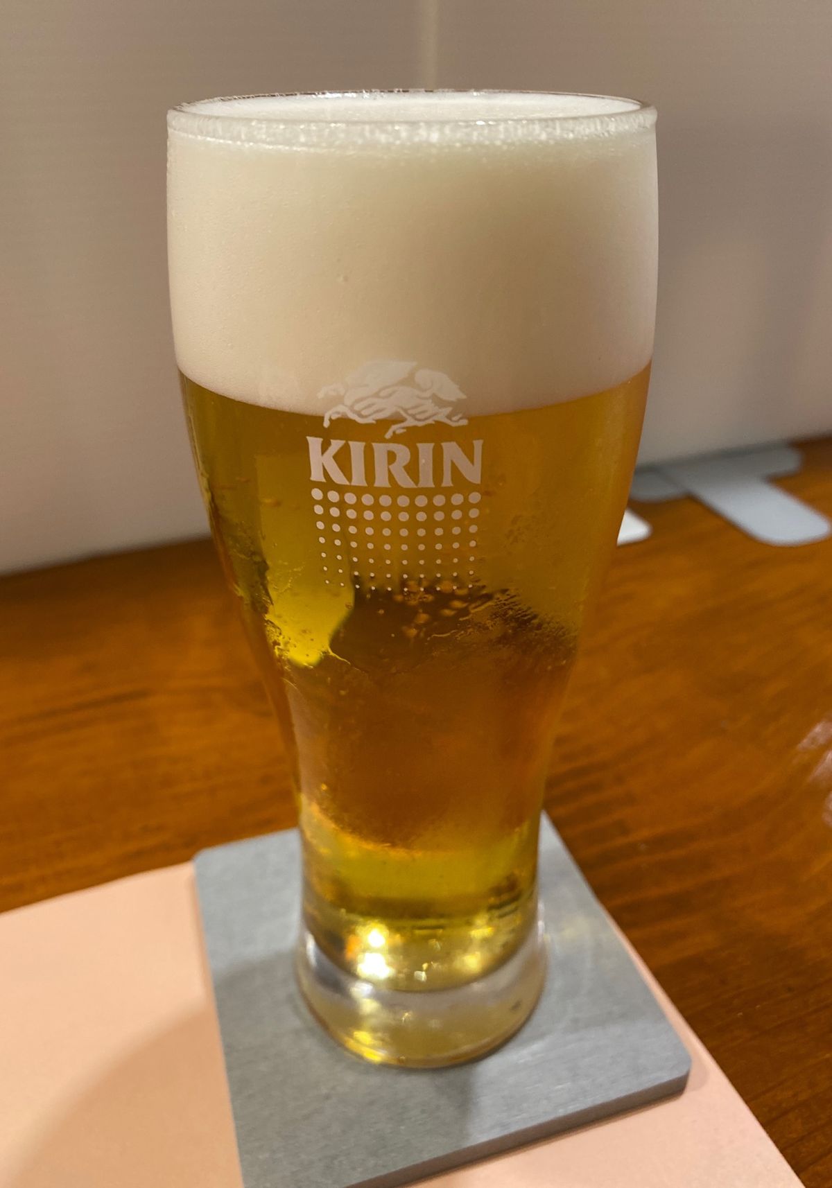 2軒目も牛タンとビール！
ゆめやさんでいただいた牛タン食べ比べ。
串焼きは...