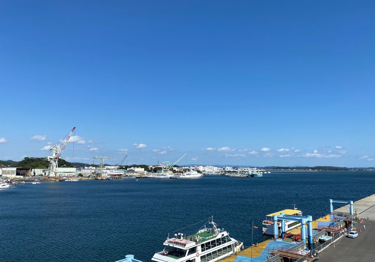 快晴の2日目。
ずんだシェイクを飲みながら仙台駅から塩釜港へ。