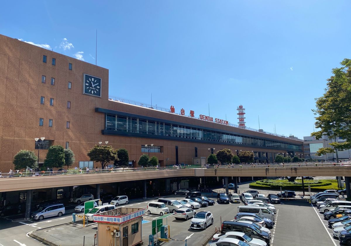 快晴の2日目。
ずんだシェイクを飲みながら仙台駅から塩釜港へ。