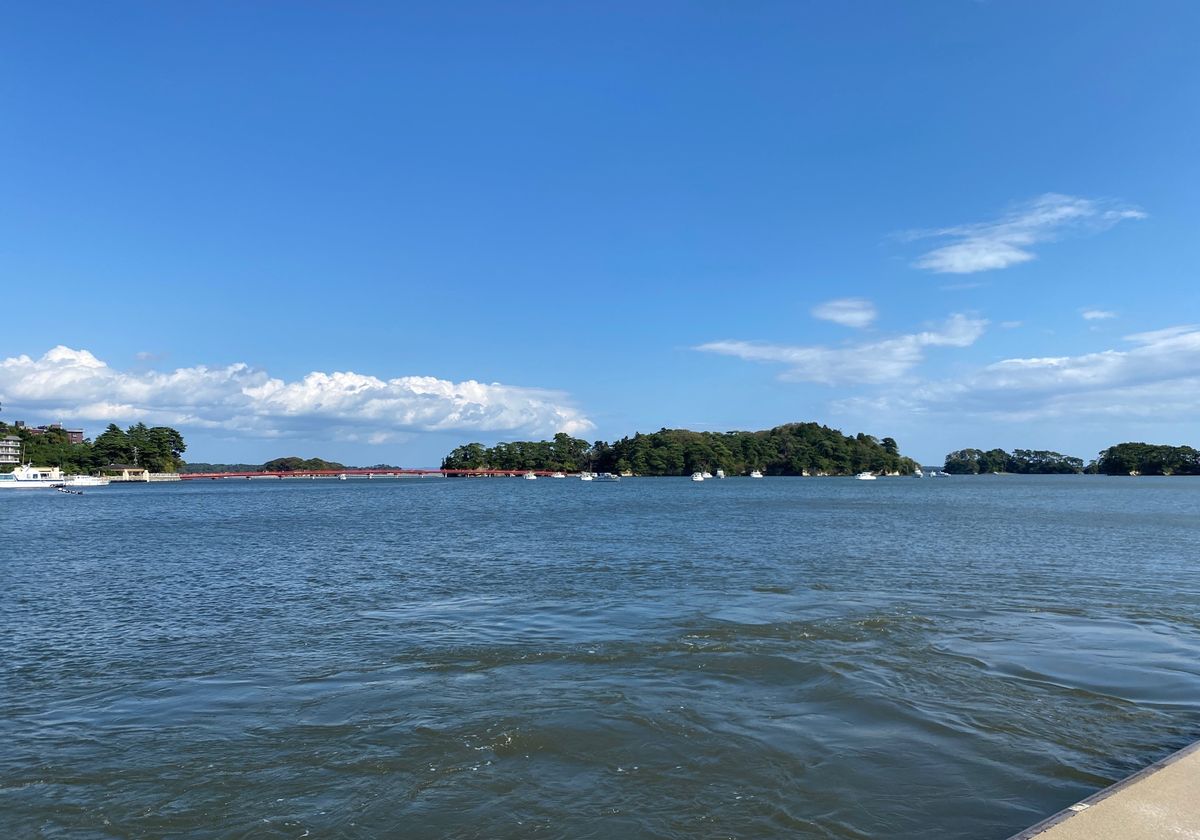 塩釜港からかつて芭蕉が辿ったルートと同じコースを通って松島へと。