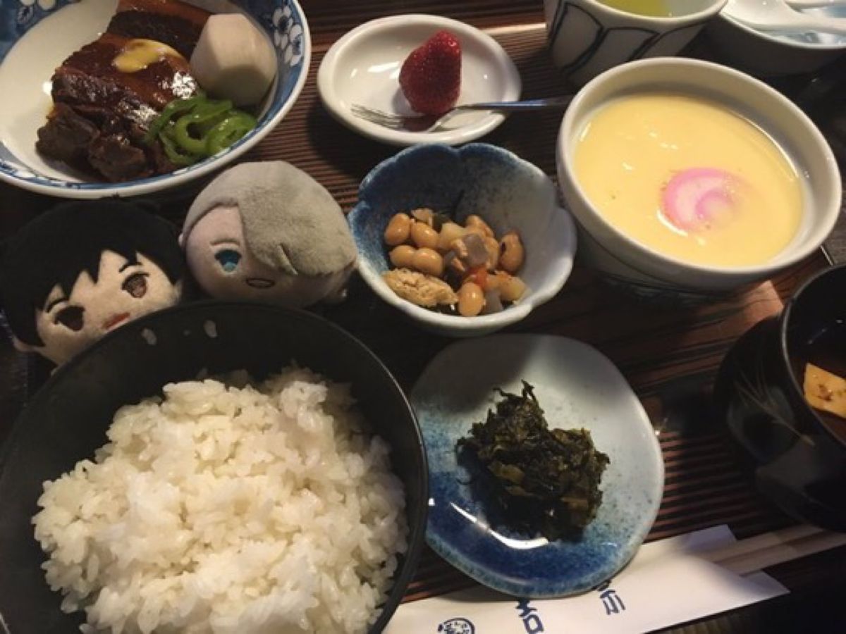 長崎は美味しいものがいっぱいあるよね〜。手当り次第に買ったカステラで帰宅後...