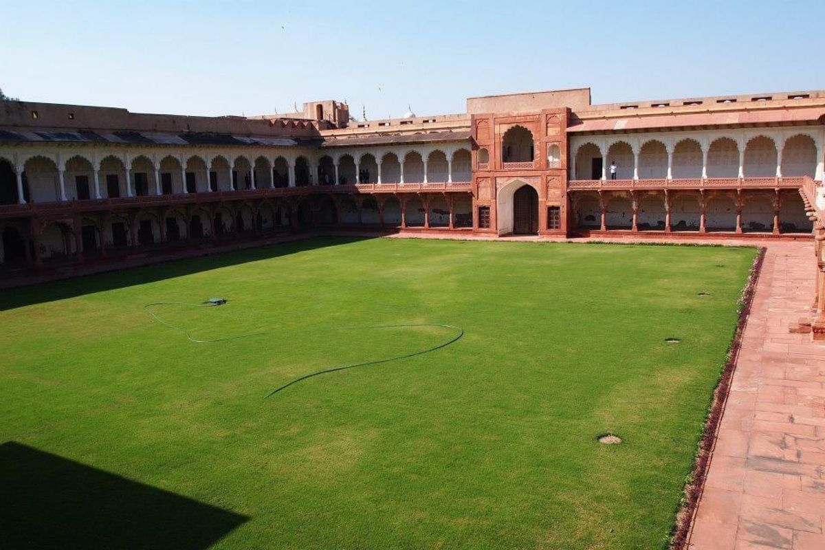 インドのアーグラ。
タージマハールやアーグラ城などを見学した。
タージマハ...