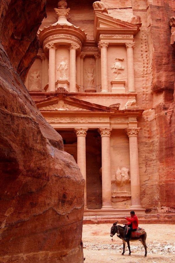 ヨルダン・Anman「７ヶ月２８ヶ国世界一周（ヨルダン）」の写真：ペトラ遺跡。
広すぎて 丸2日間をかけて...