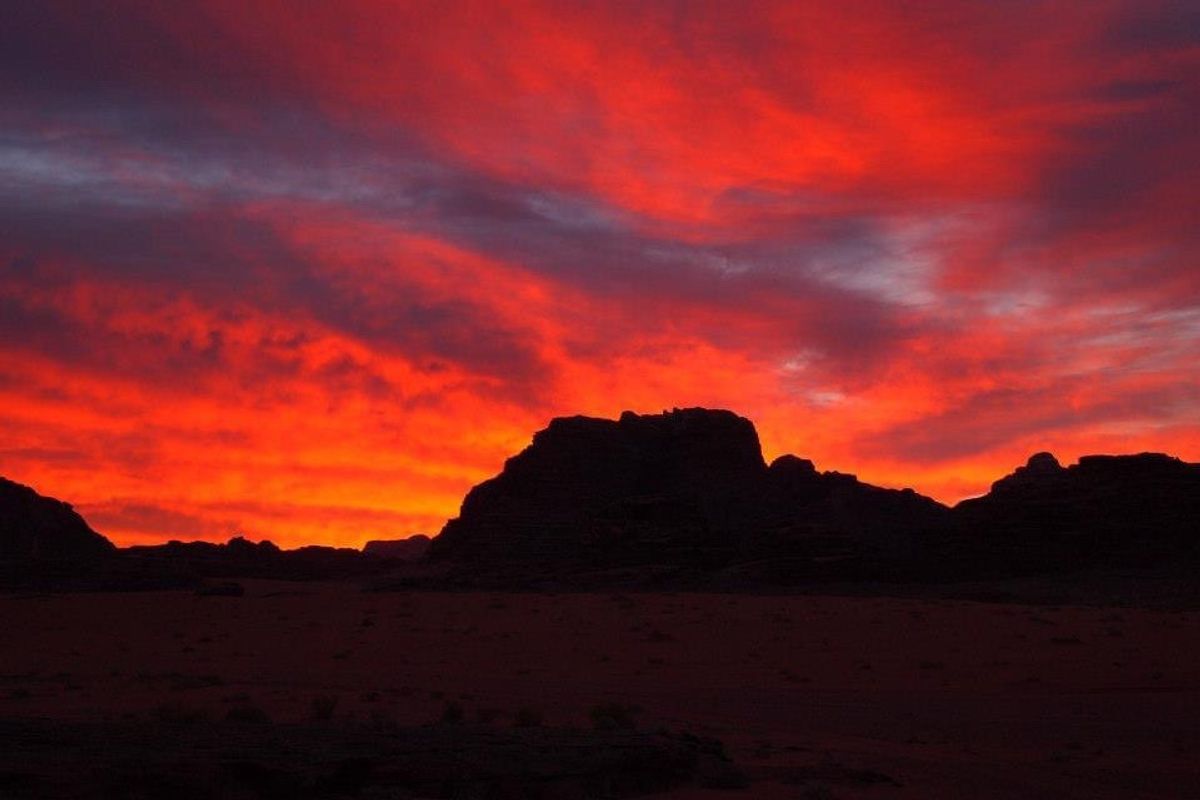 ワディラムで宿泊
砂漠の中で満点の星空でした