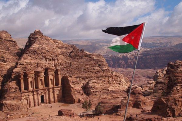 ヨルダン・Anman「７ヶ月２８ヶ国世界一周（ヨルダン）」の写真：ペトラ遺跡
ひたすら歩くので体力が必要