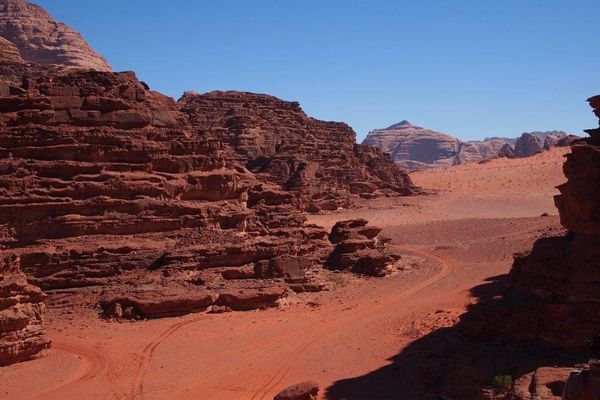 ヨルダン・Anman「７ヶ月２８ヶ国世界一周（ヨルダン）」の写真：ヨルダン南部のワディラム
映画アラジンの...