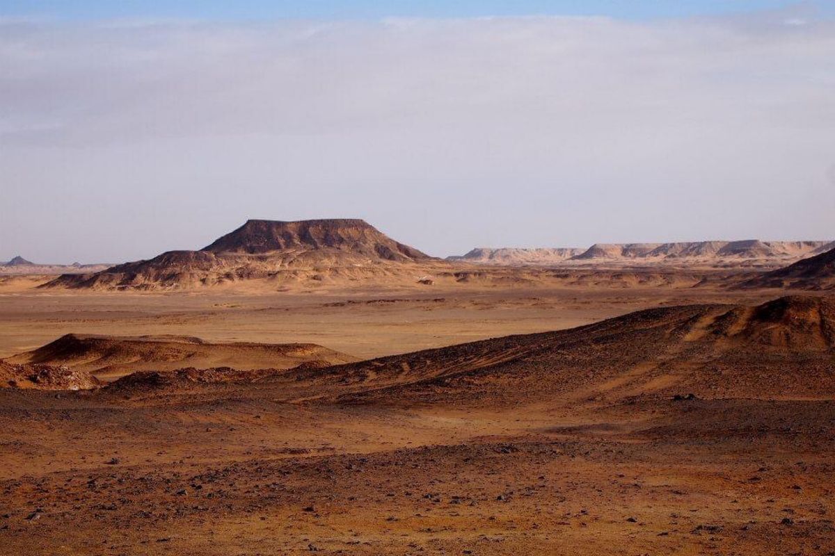 エジプトの黒砂漠。
火星みたいな雰囲気ですね