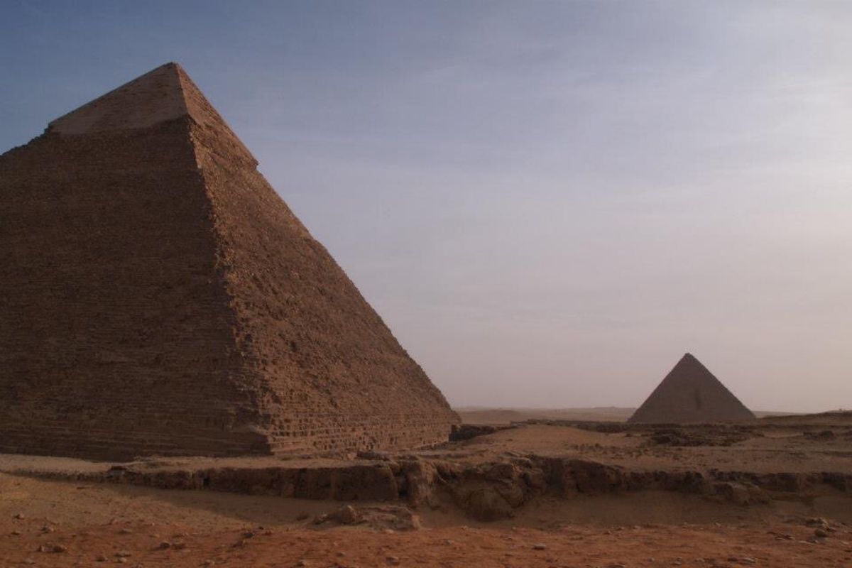 エジプトといえばギザのピラミッド