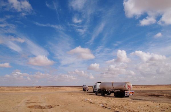 エジプト・Cairo「７ヶ月２８ヶ国世界一周（エジプト）」の写真：荒野が広がるエジプトの大地