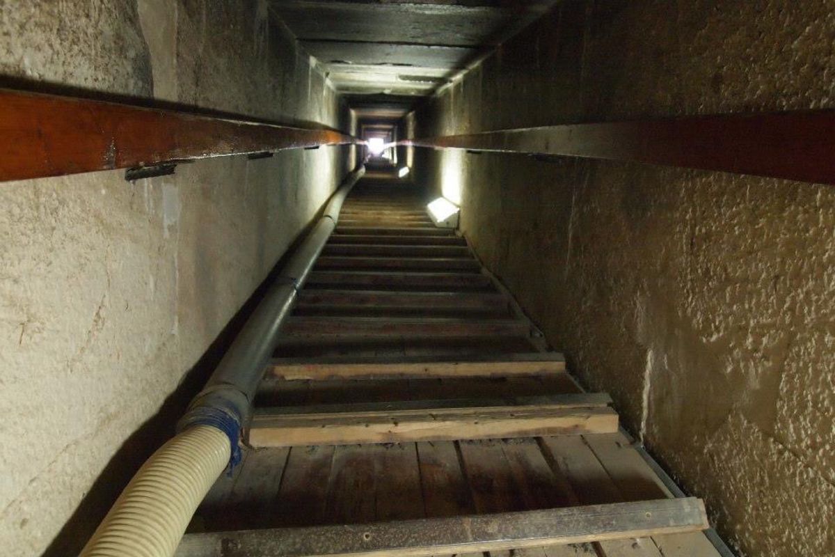 ピラミッド内部に侵入！
博物館も行きました