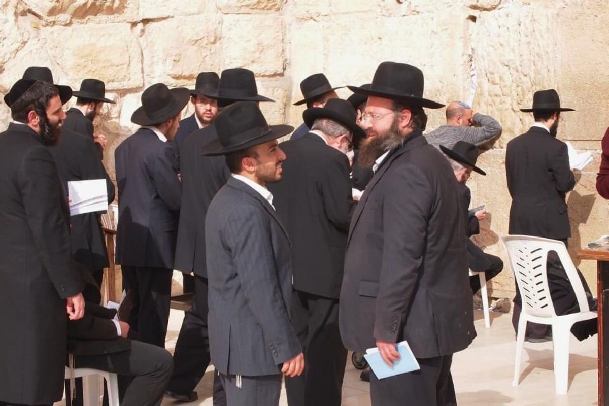 嘆きの壁。
金曜日はハンパないユダヤ教徒の集会が