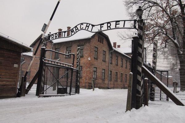 ポーランド・Krakow「７ヶ月２８ヶ国世界一周（ポーランド）」の写真：アウシュビッツ外観