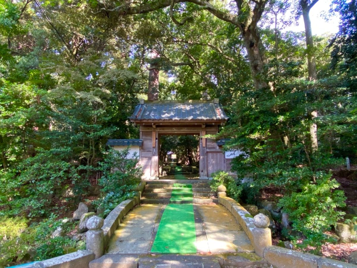 瀧谷寺（たきだんじ）

少し時間があったので
朝に御朱印を貰いに行ってきま...