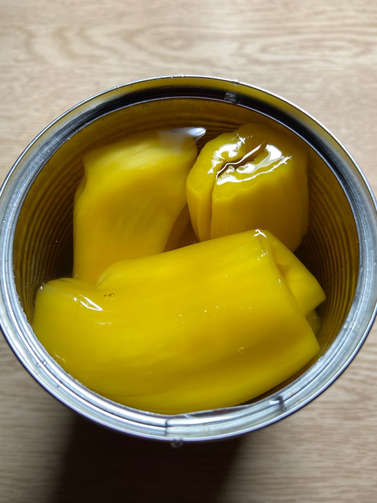 ふと入ったお店にジャックフルーツの缶詰があり、即購入www
食感が残念です...