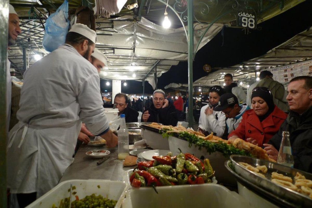 マラケシュのフナ広場。
賑やかです！