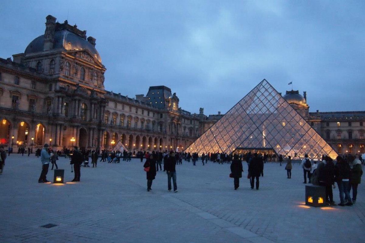 パリの美術館
ルーブルとポンピドゥセンター