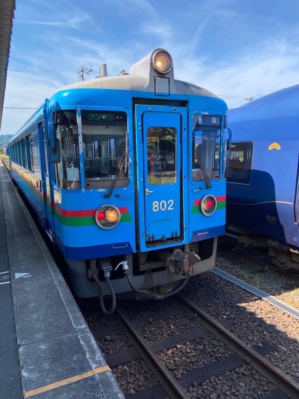 日本「海の京都を汽車で巡る旅」の写真：ディーゼルの独特な音と振動、そして匂いが...