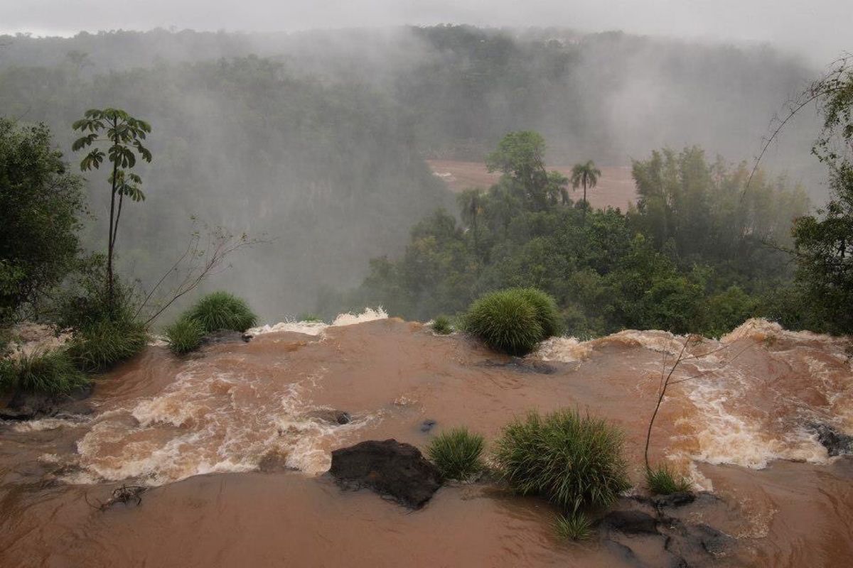濁流イグアスの滝2