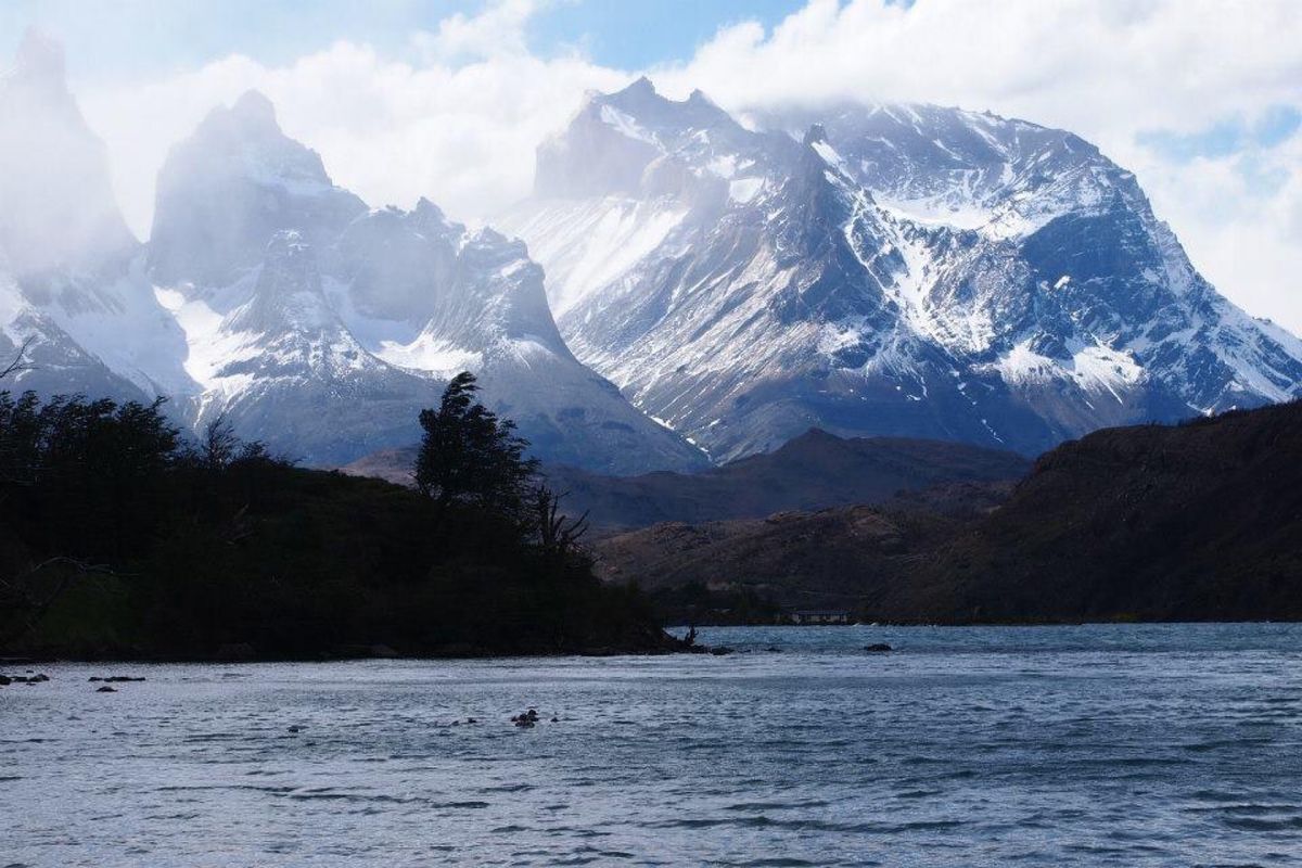 湖の水は冷たい