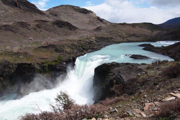 チリ・Arica「７ヶ月２８ヶ国世界一周（チリ）」の写真：美しい滝が！