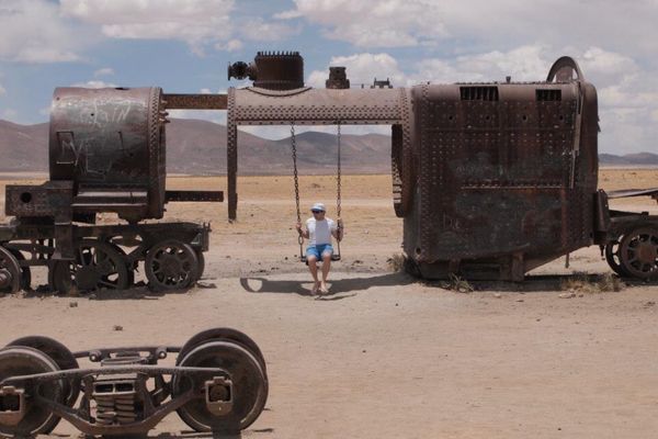ボリビア多民族国・Uyuni「７ヶ月２８ヶ国世界一周（ボリビア）」の写真：ウユニに行くとツアーで立ち寄る列車の墓場