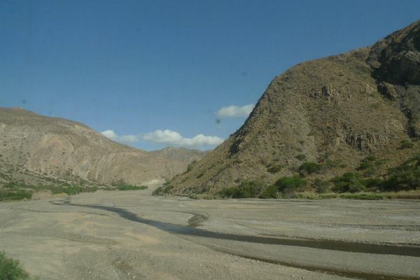 ボリビア多民族国・Uyuni「７ヶ月２８ヶ国世界一周（ボリビア）」の写真：ボリビアで世界の車窓から